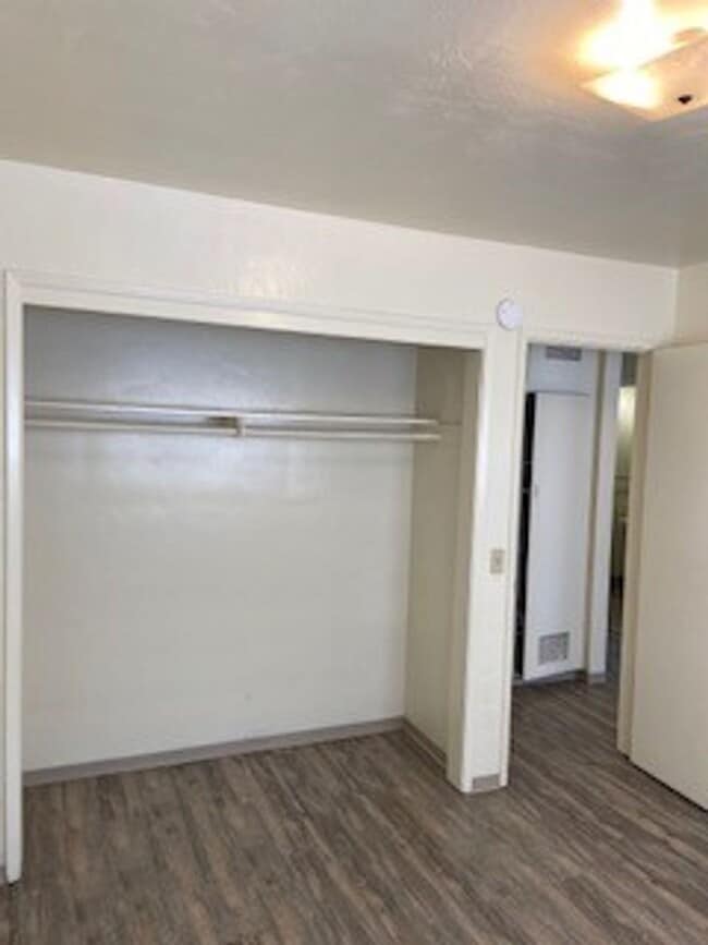 Building Photo - 840 8th St
