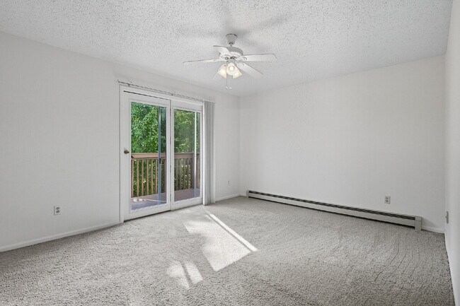 Building Photo - 1421 River View Ave