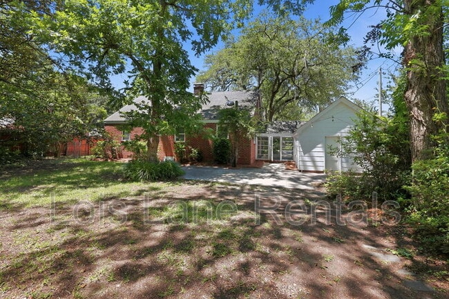 Building Photo - 2043 Wappoo Dr