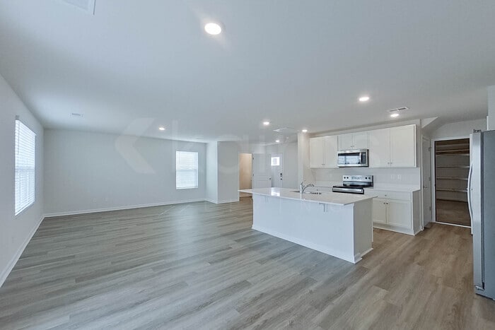 Building Photo - 125 Overstreet Way