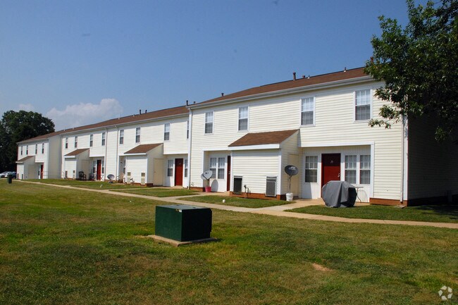 Primary Photo - Gateway Townhomes