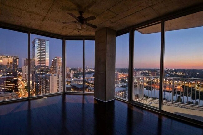 Building Photo - 360 Nueces St