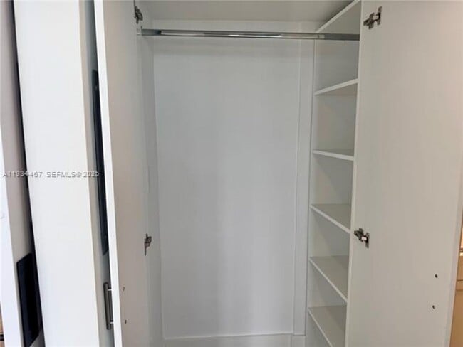 Building Photo - 5161 Collins Ave