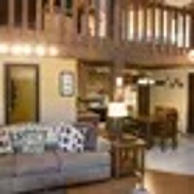 Building Photo - Winter Seasonal Rental- Treehouse H 307