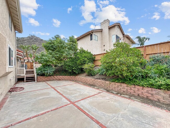 Building Photo - Spacious & Upgraded 4 Bedroom, 3 Bath Home...