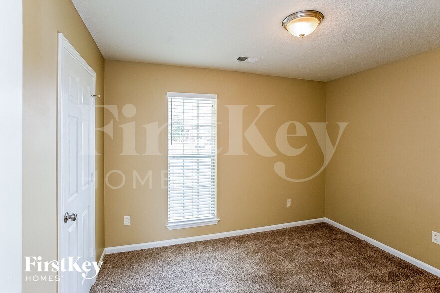 Building Photo - 6578 Bentley Cove