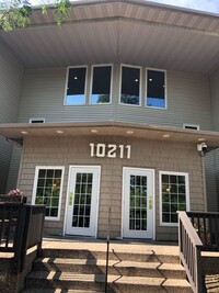 Building Photo - 10211 Cedar Lk Rd S