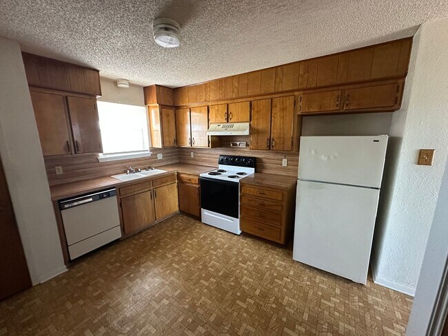 Building Photo - AVAILABLE NOW; APPLY AT OUR WEBSITE