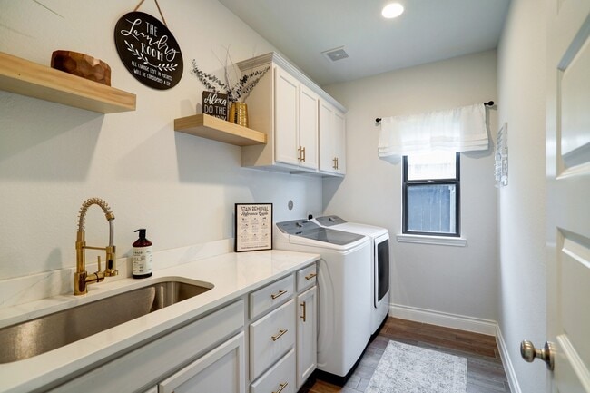 Building Photo - 6206 Glenwick Park Rd