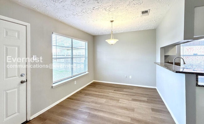 Building Photo - 20021 Cottonglade Ln