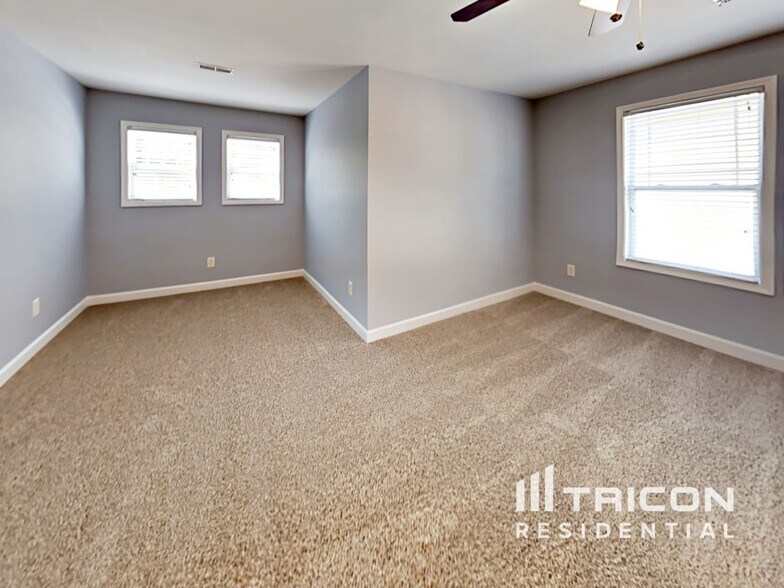 Building Photo - 9671 Mendenhall View Dr