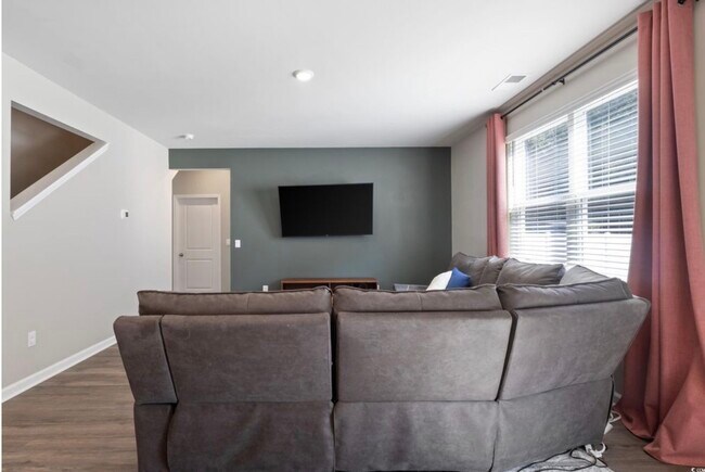 Building Photo - 124 Cassina Dr