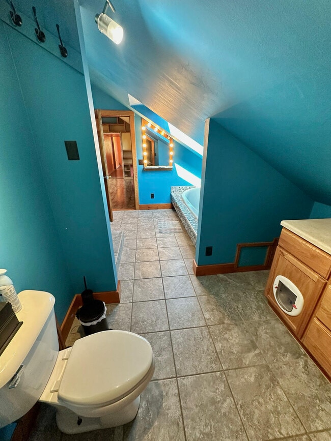 Building Photo - 107 Franklin St