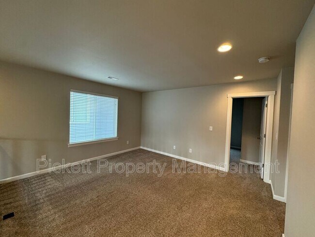 Building Photo - 4294 Andasio Loop SE
