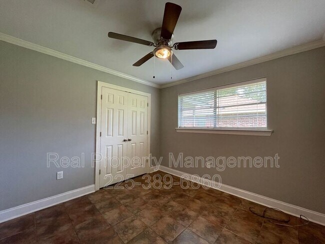 Building Photo - 275 W Chalfont Dr