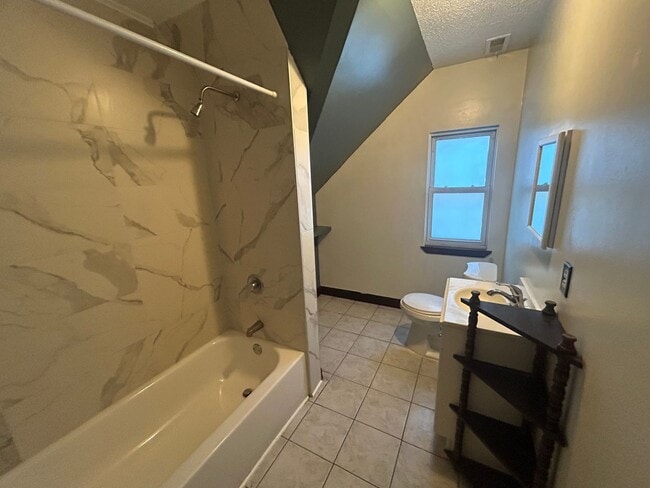 Building Photo - 5827 Lumley St