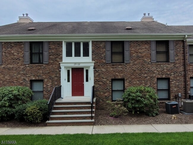 Building Photo - 28 Sunrise Dr