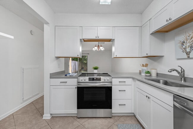 Building Photo - 337 Woodham Ct