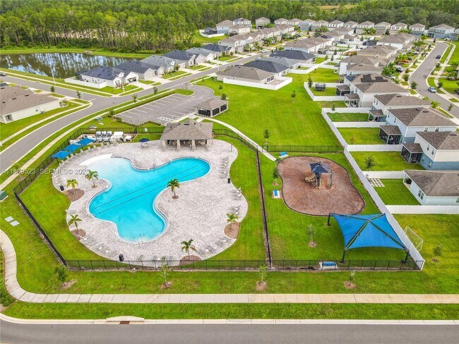 Building Photo - 1060 Cascade Dr