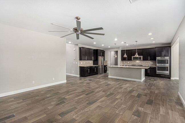 Building Photo - Southern Highlands Home with Loft & Patio!
