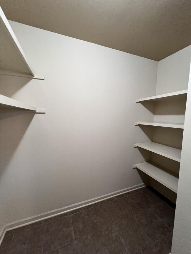 Building Photo - 12275 Cottage Hill Dr