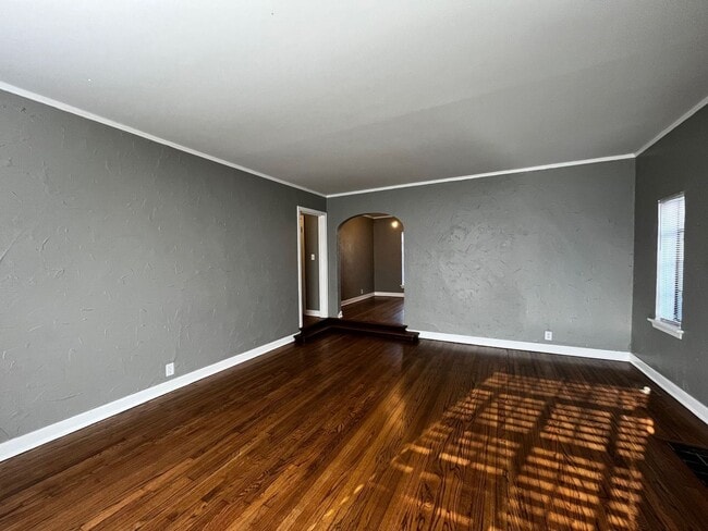Building Photo - Historic Duplex near Plaza district!