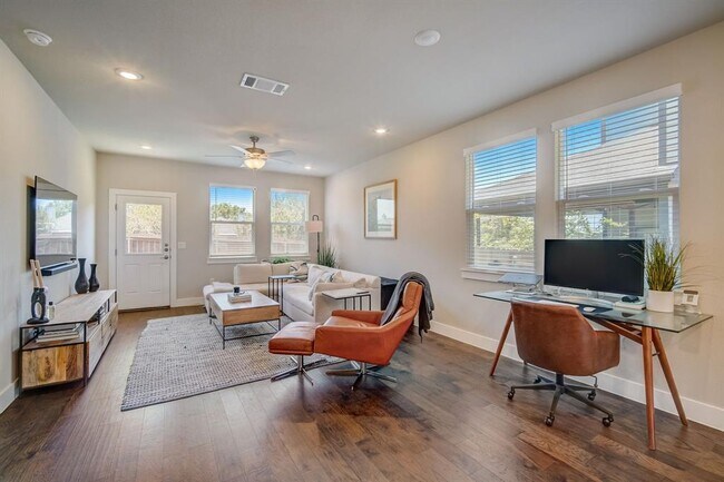 Building Photo - 5407 Jason Dr