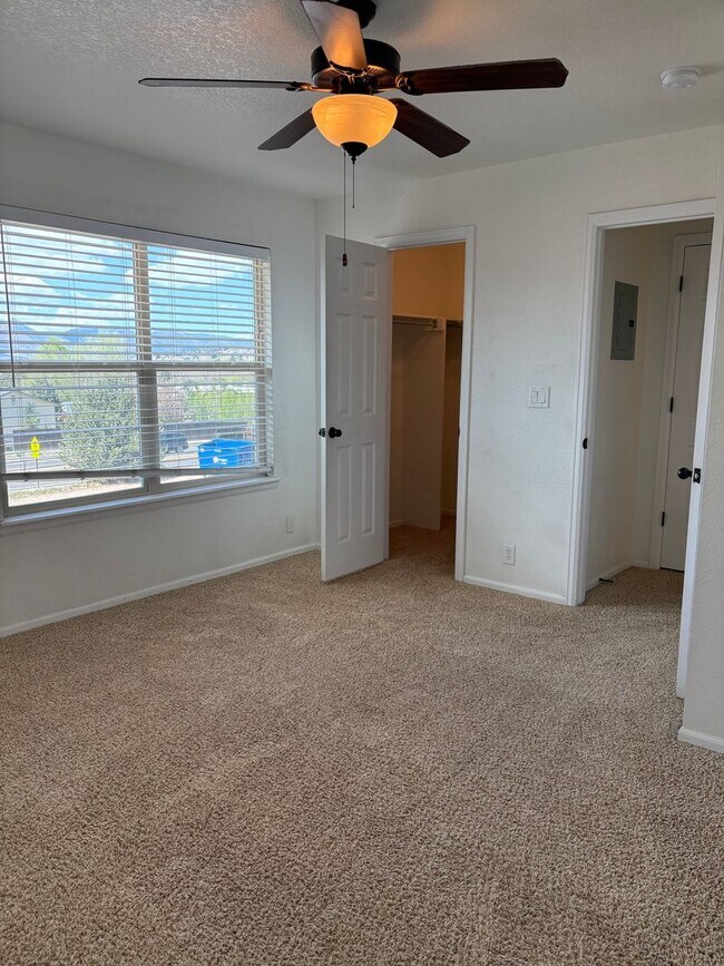 Building Photo - 1 Bedroom/1 Bathroom Off Barnes and Oro Blanco $1300