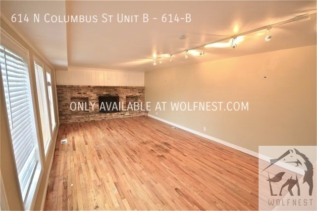 Building Photo - No Deposit Option! Stunning 1 Bed Capitol ...