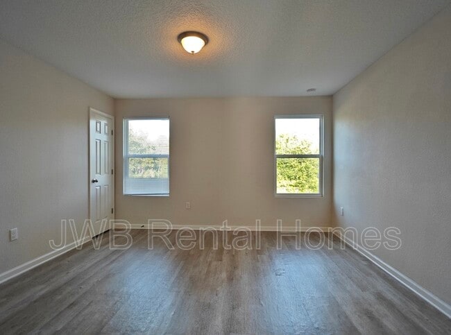 Building Photo - 5678 Marathon Pkwy