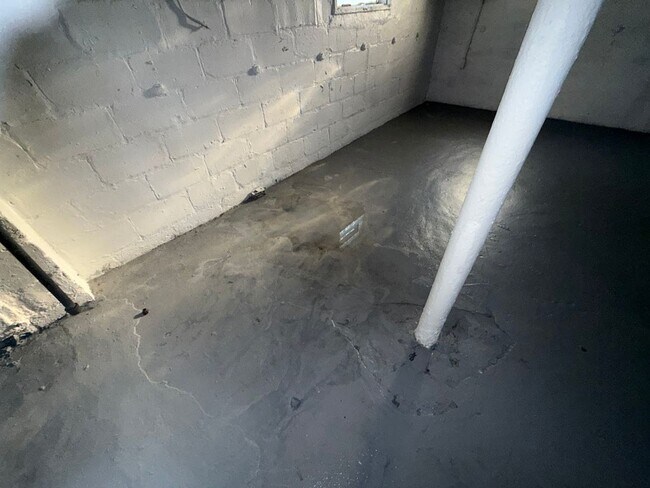 Building Photo - Open House Schedule Mon 9.1.25 @ 12:00pm, ...