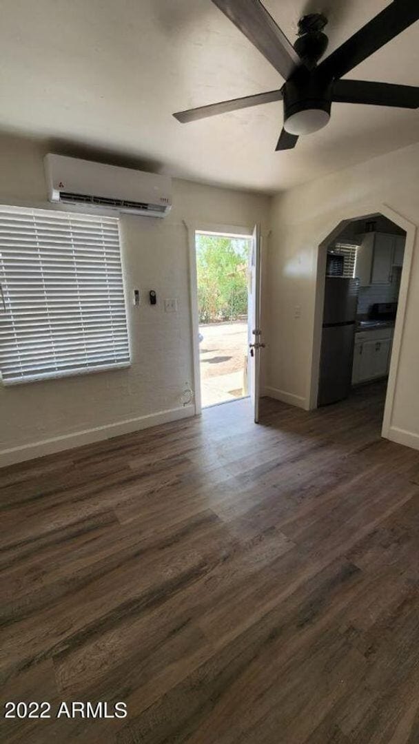 Building Photo - MOVE IN SPECIALS,  INTERESTED? Located in the historic downtown district.