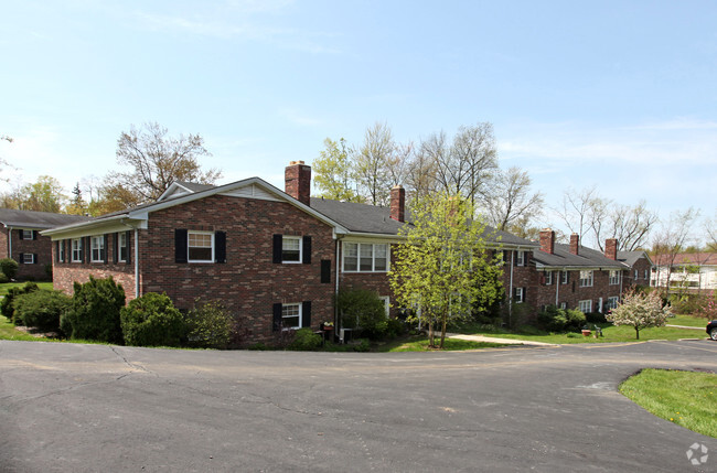 Primary Photo - Carriage Hill Apartments