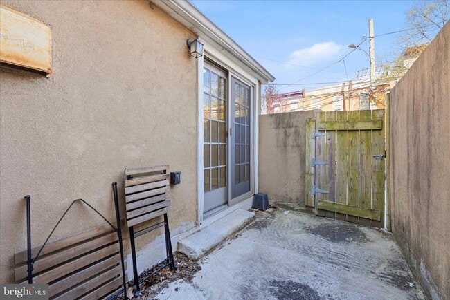 Building Photo - 2700-14 South St