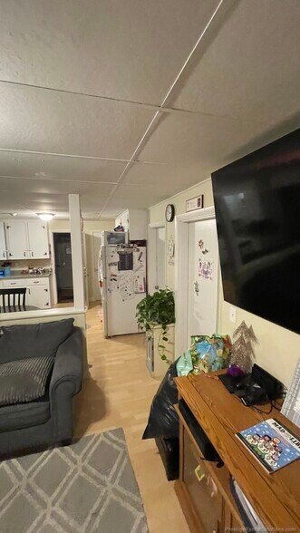 Building Photo - 509 S Main St