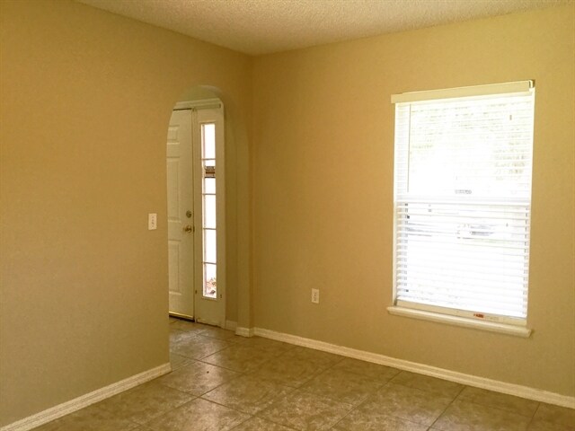 Building Photo - 1099 Welch Hill Cir