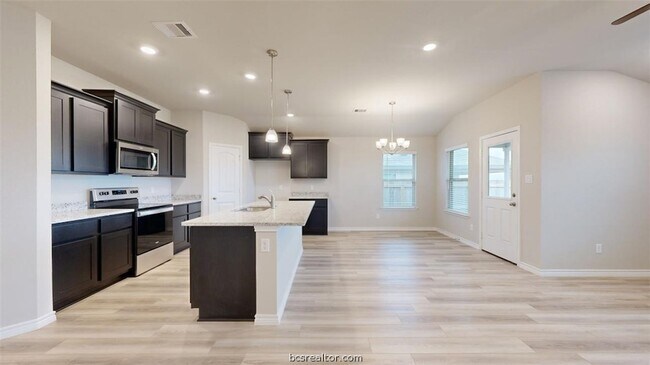 Building Photo - 2148 Chief St