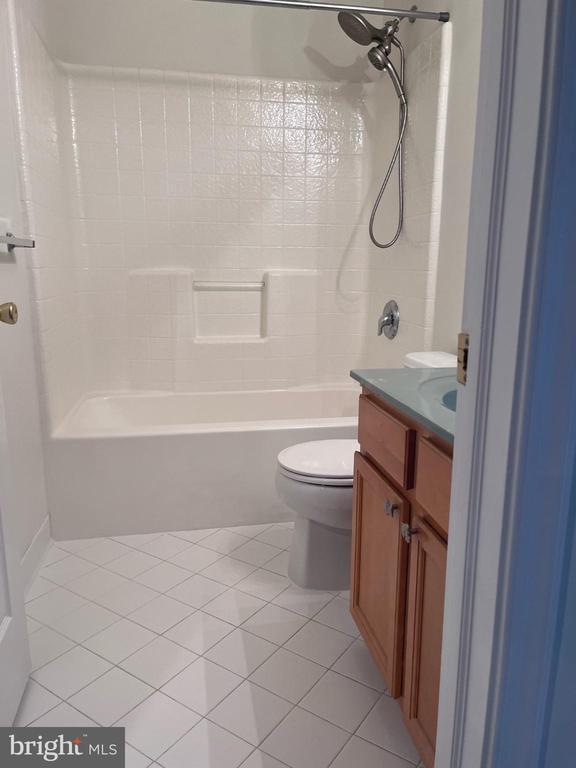 Building Photo - 326 Keswick Dr