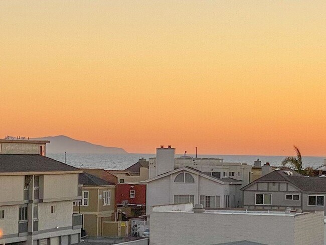 Building Photo - 3BED/3.5BATH in Hollywood Beach