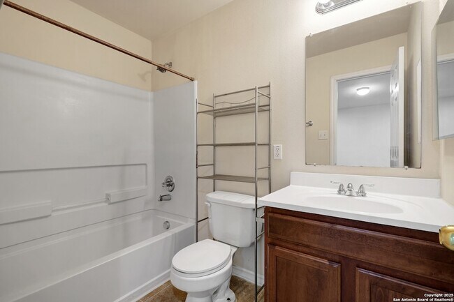Building Photo - 7823 Kingsbury Wood
