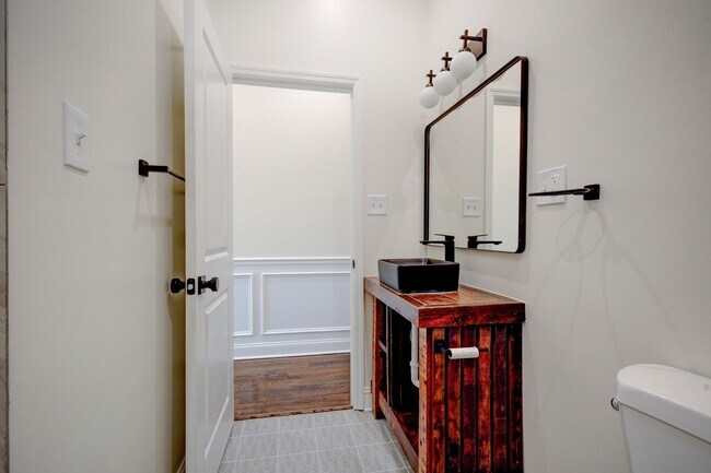 Building Photo - Newly Renovated 6 Bedrooms / 4 Bathrooms at Norris St