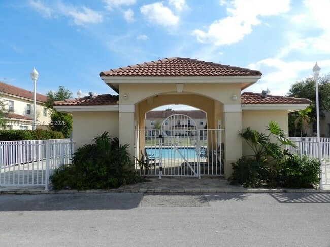 Building Photo - 312 Talia Cir