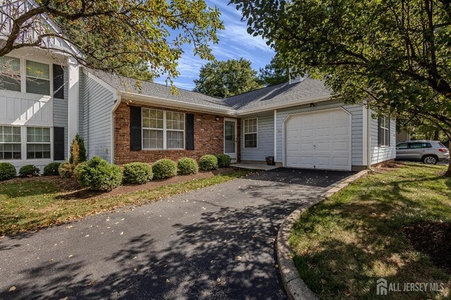 Primary Photo - 412 Hawkshead Way