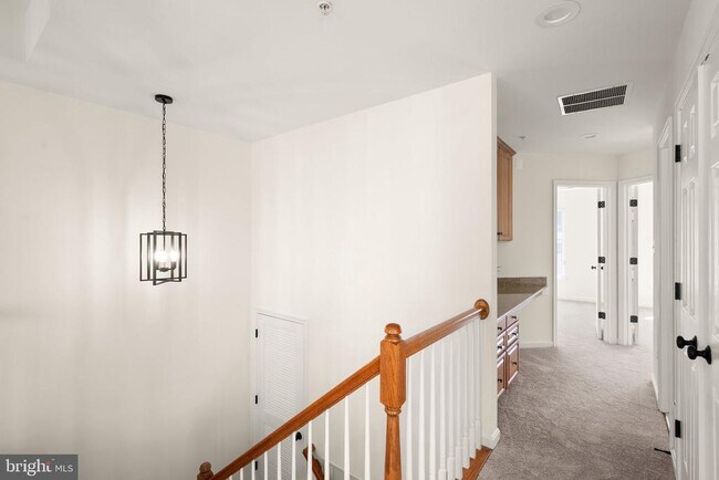 Building Photo - 42465 Regal Wood Dr