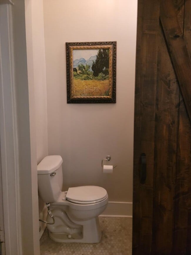 Half bath - 376 S Oakland Ave