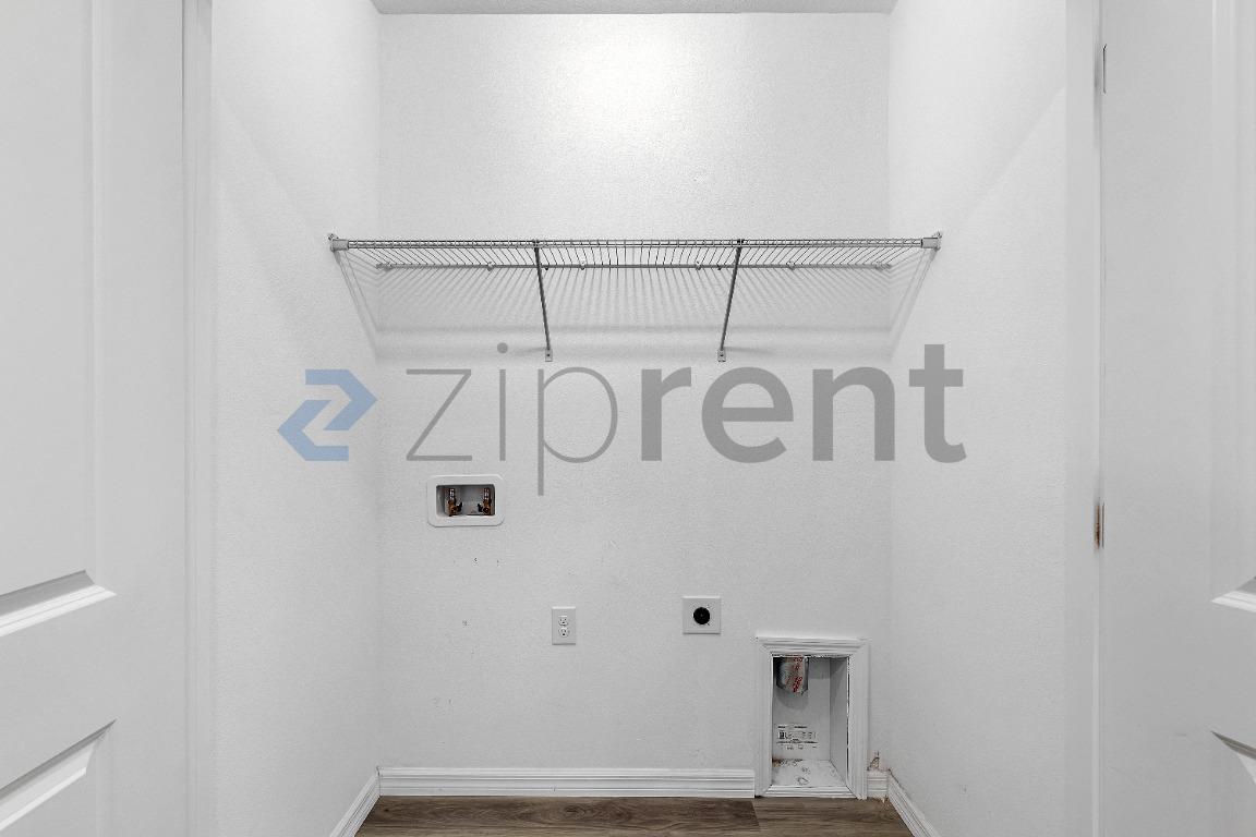 Building Photo - Unit