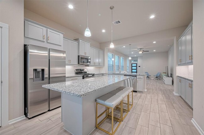 Building Photo - 7031 House Wren Ct