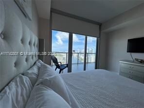 Building Photo - 2602 E Hallandale Beach Blvd