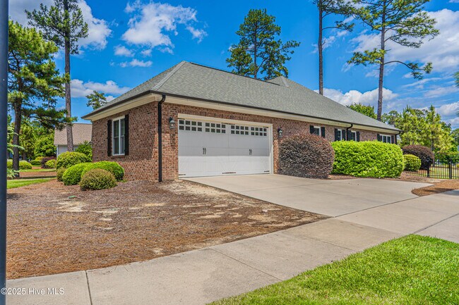Building Photo - 201 Sundew Ct