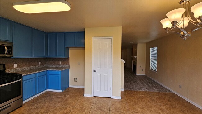 Building Photo - 22135 Greengate Dr
